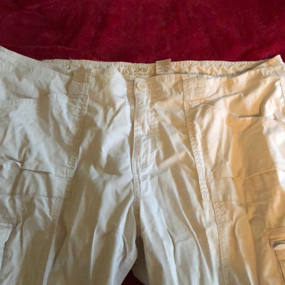 Capri cargo pants. - Picture 2 of 4